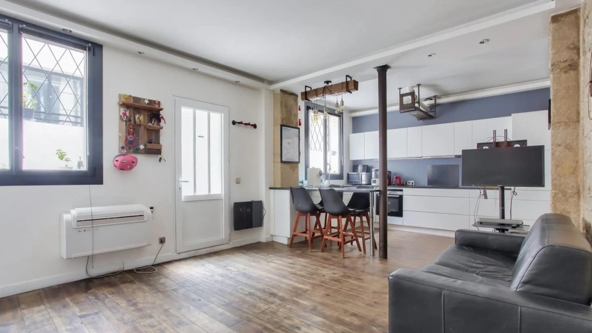 Spacious Of 100 M In Souplex * باريس