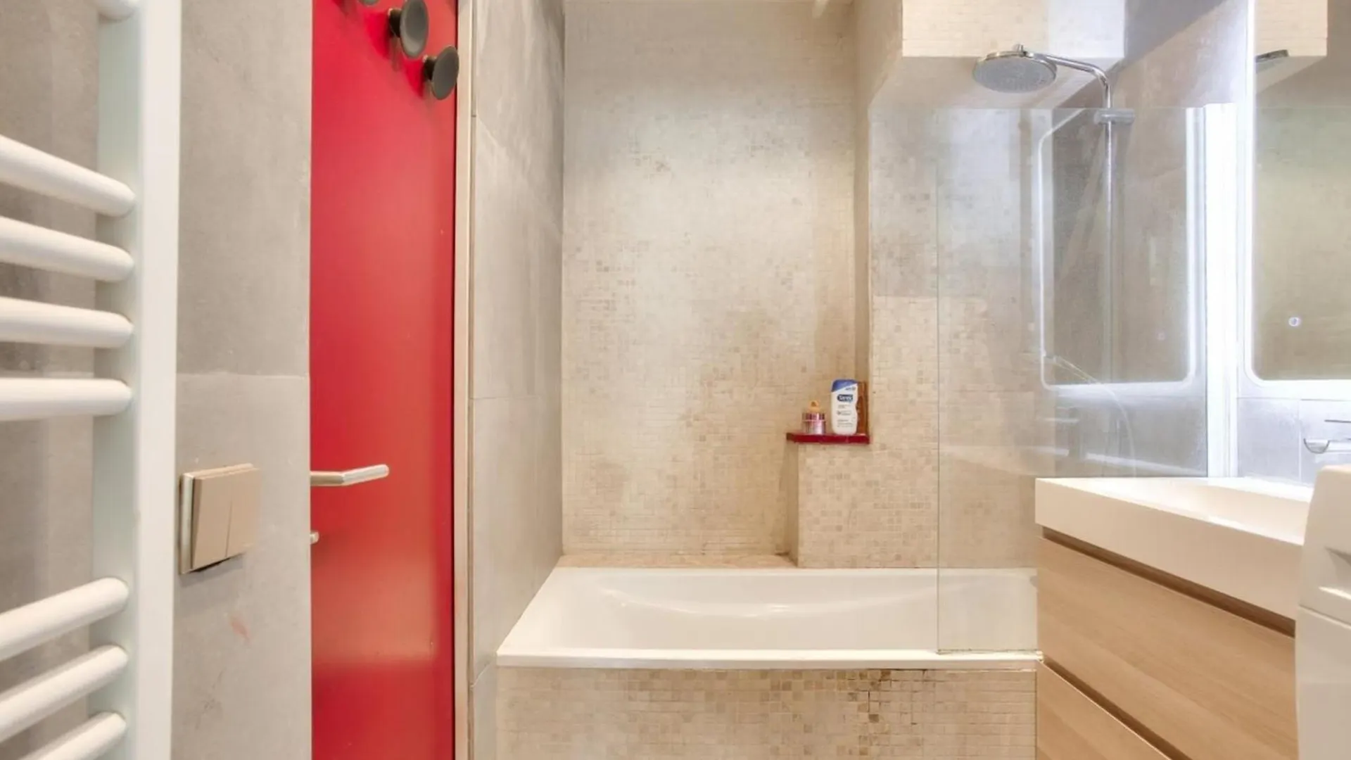 Spacious Of 100 M In Souplex شقة